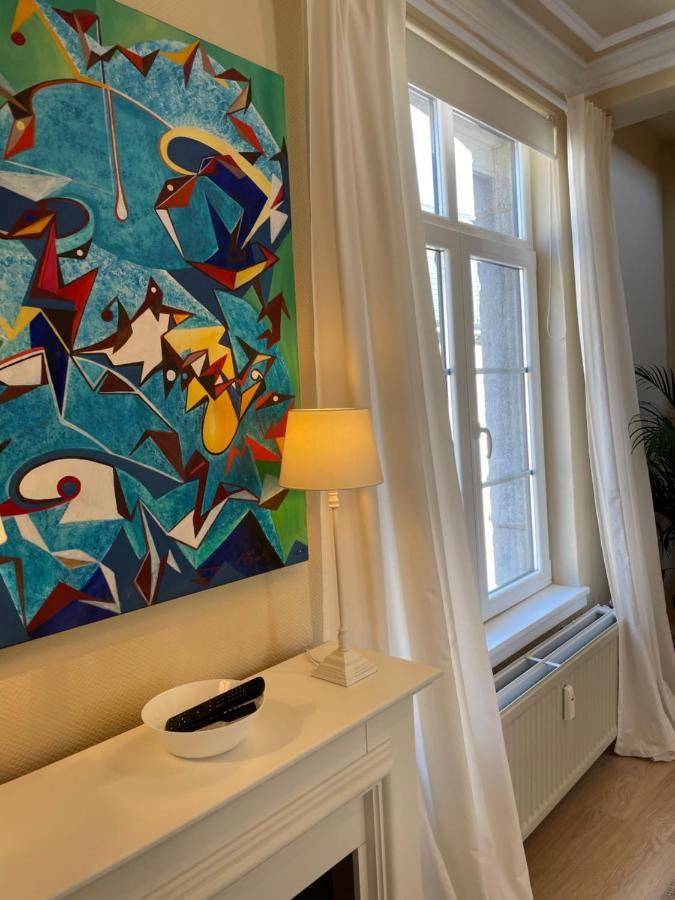 Le 25, Duplex Elegant Au Coeur Du Pietonnier Historique Apartamento Namur Exterior foto